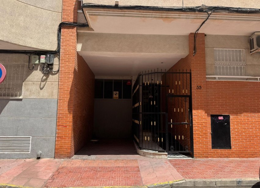 Reventa - Parking - Torrevieja - Estacion de autobuses