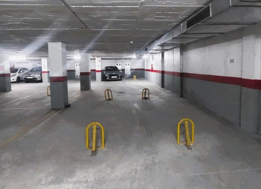 Reventa - Parking - Torrevieja - Playa de los Locos