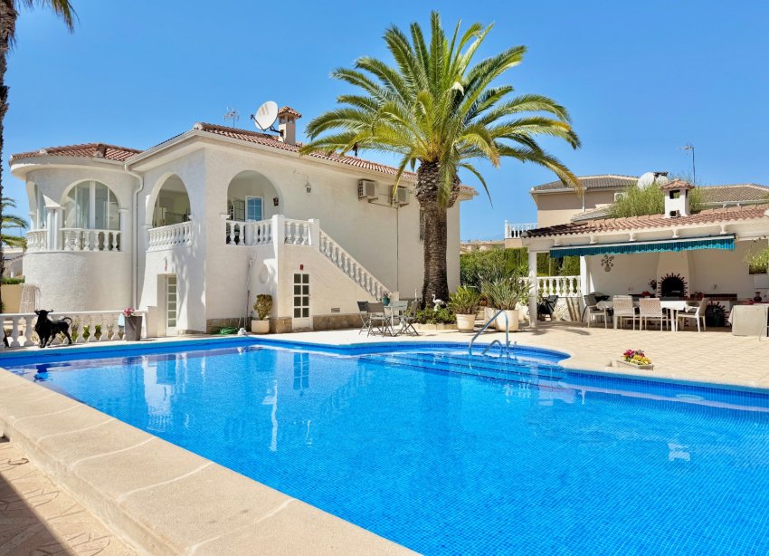 Reventa - Villa / Casa - Ciudad Quesada - Centro de la Ciudad Quesada
