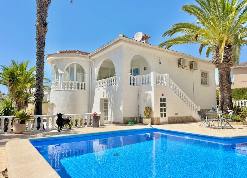 Reventa - Villa / Casa - Ciudad Quesada - Centro de la Ciudad Quesada