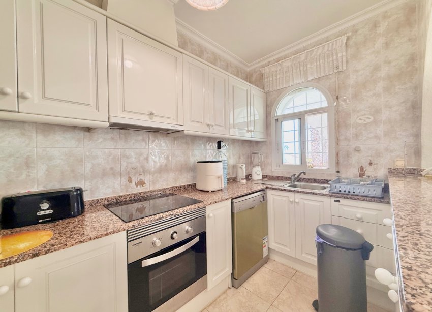 Reventa - Villa / Casa - Ciudad Quesada - Centro de la Ciudad Quesada