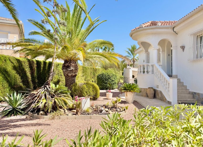 Reventa - Villa / Casa - Ciudad Quesada - Centro de la Ciudad Quesada