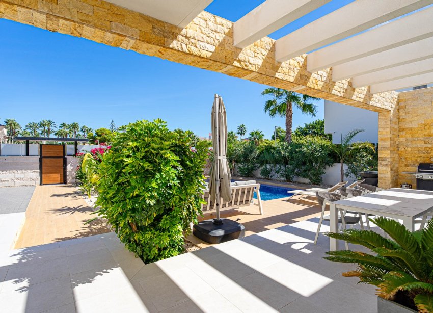 Reventa - Villa / Casa - Ciudad Quesada - Doña Pena