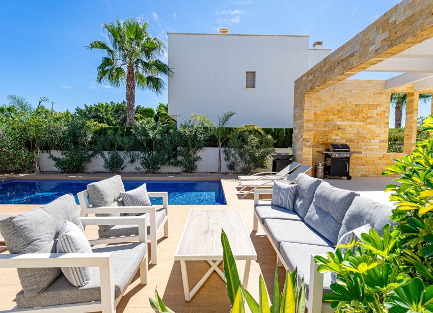 Reventa - Villa / Casa - Ciudad Quesada - Doña Pena