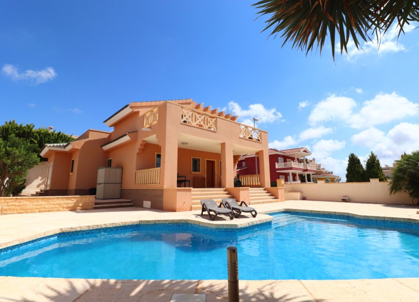 Reventa - Villa / Casa - Ciudad Quesada - La Fiesta