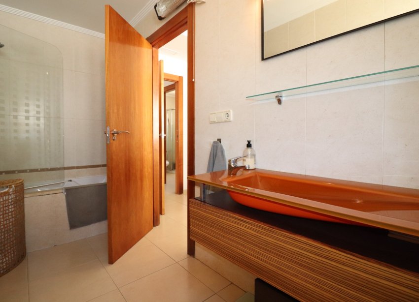Reventa - Villa / Casa - Ciudad Quesada - La Fiesta