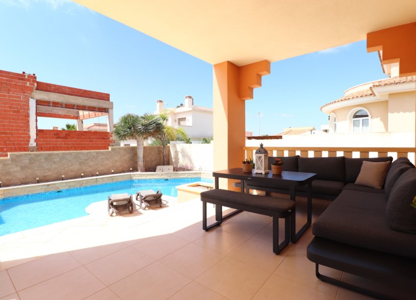 Reventa - Villa / Casa - Ciudad Quesada - La Fiesta
