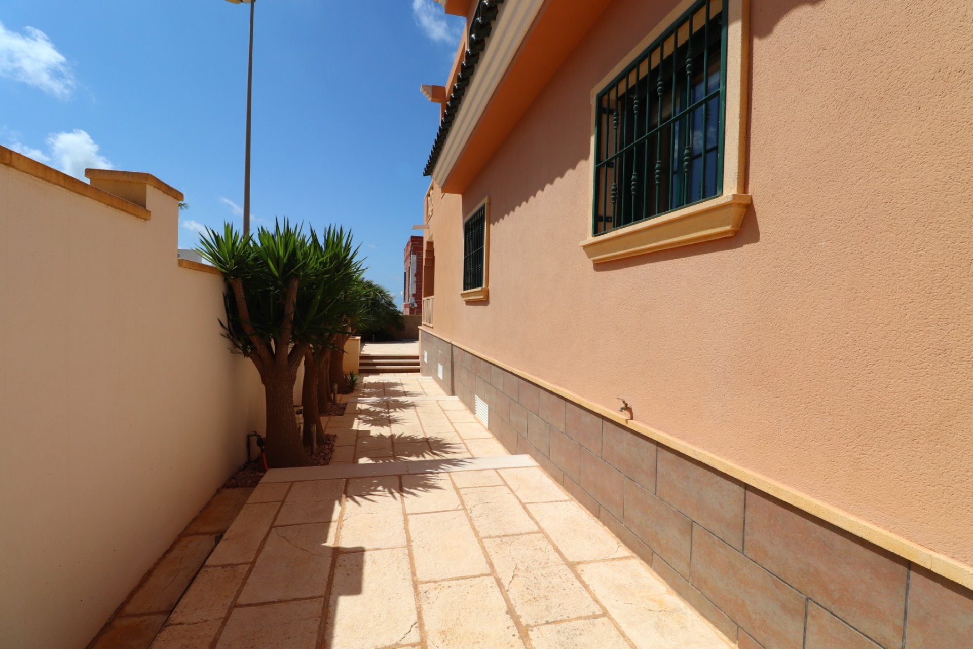 Reventa - Villa / Casa - Ciudad Quesada - La Fiesta