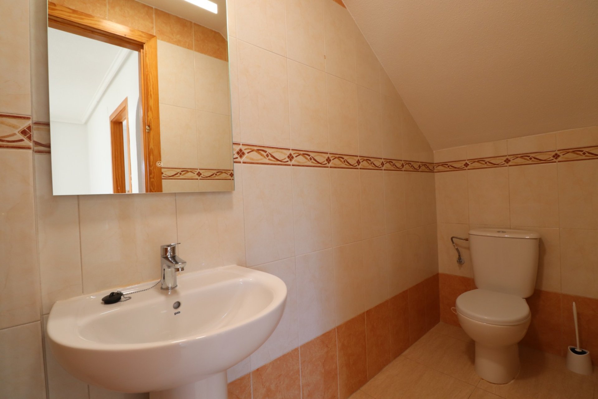 Reventa - Villa / Casa - Ciudad Quesada - Lo Marabú