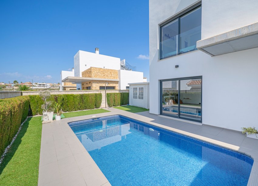 Reventa - Villa / Casa - Ciudad Quesada - Lo pepin