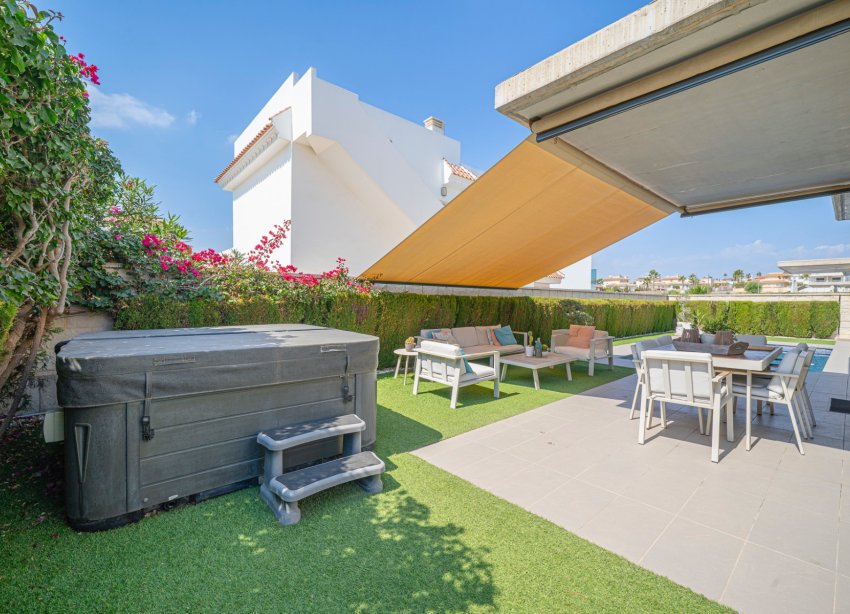 Reventa - Villa / Casa - Ciudad Quesada - Lo pepin