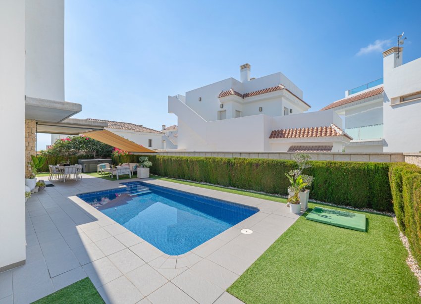 Reventa - Villa / Casa - Ciudad Quesada - Lo pepin