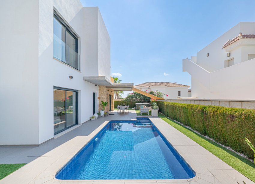 Reventa - Villa / Casa - Ciudad Quesada - Lo pepin