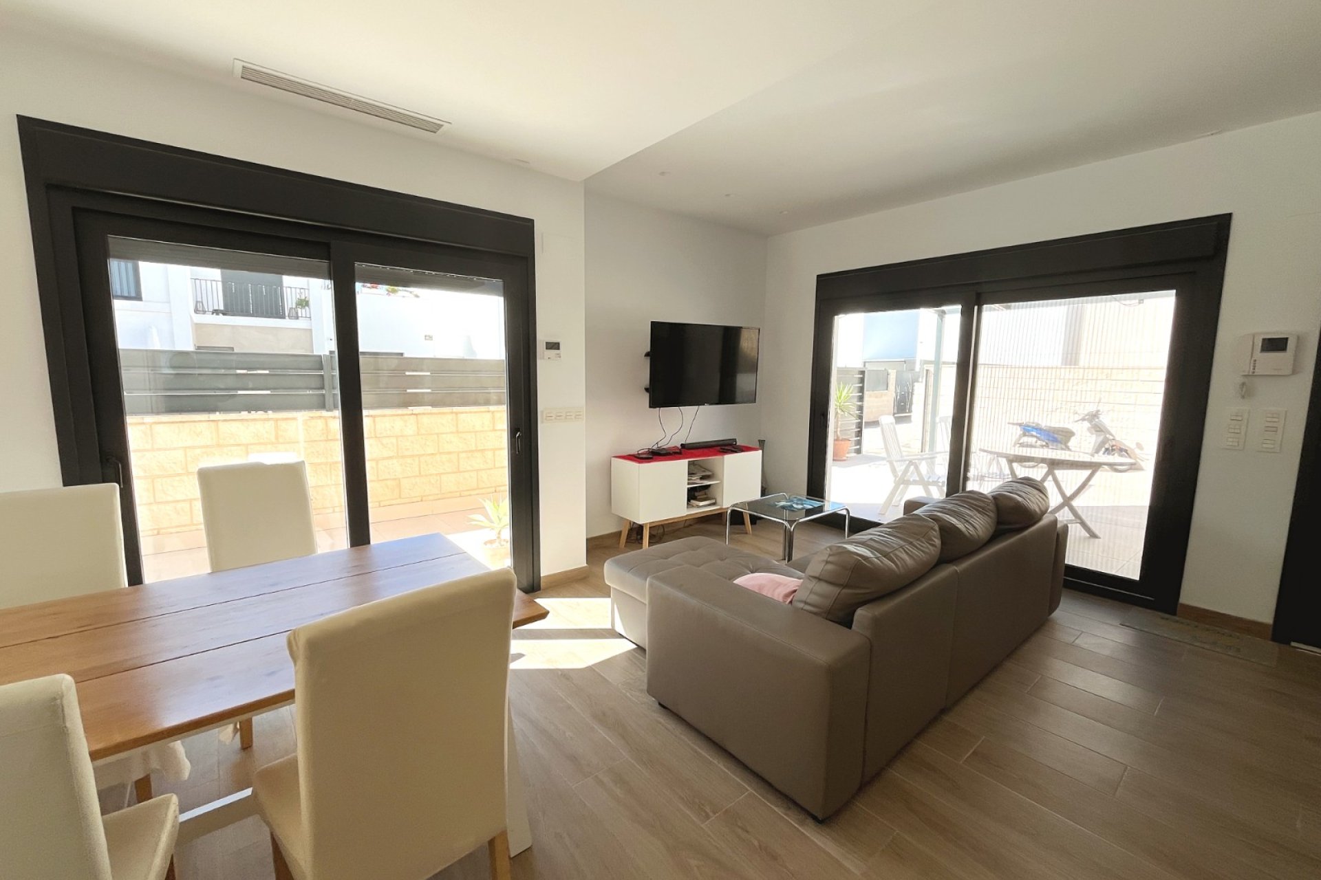 Reventa - Villa / Casa - Ciudad Quesada - Pueblo Bravo