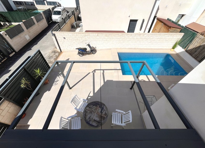 Reventa - Villa / Casa - Ciudad Quesada - Pueblo Bravo
