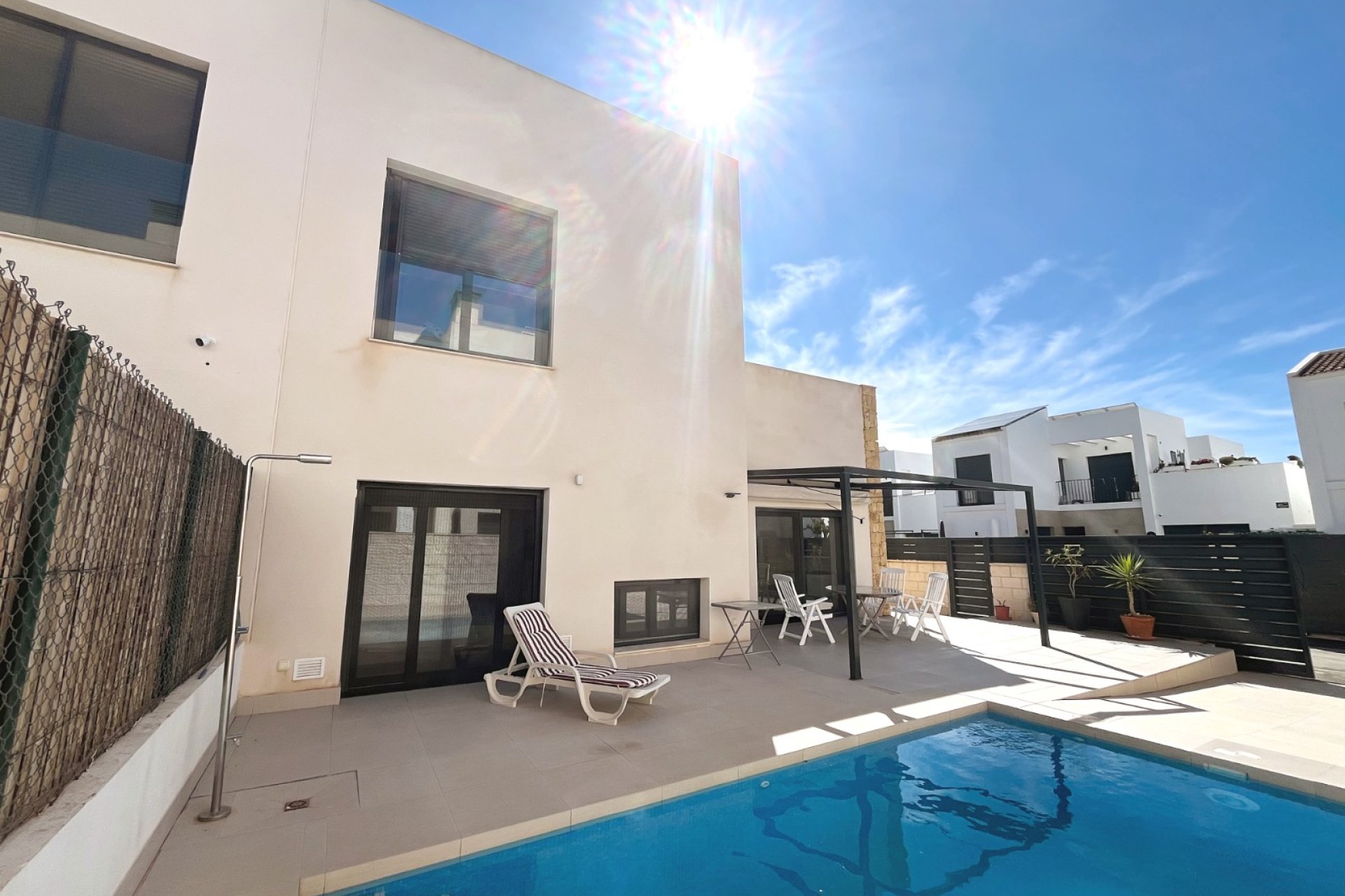 Reventa - Villa / Casa - Ciudad Quesada - Pueblo Bravo