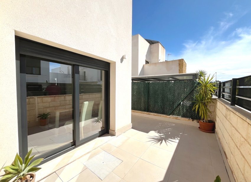 Reventa - Villa / Casa - Ciudad Quesada - Pueblo Bravo