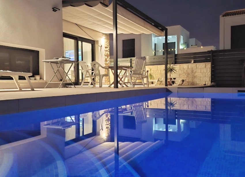 Reventa - Villa / Casa - Ciudad Quesada - Pueblo Bravo