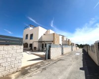 Reventa - Villa / Casa - Ciudad Quesada - Pueblo Bravo