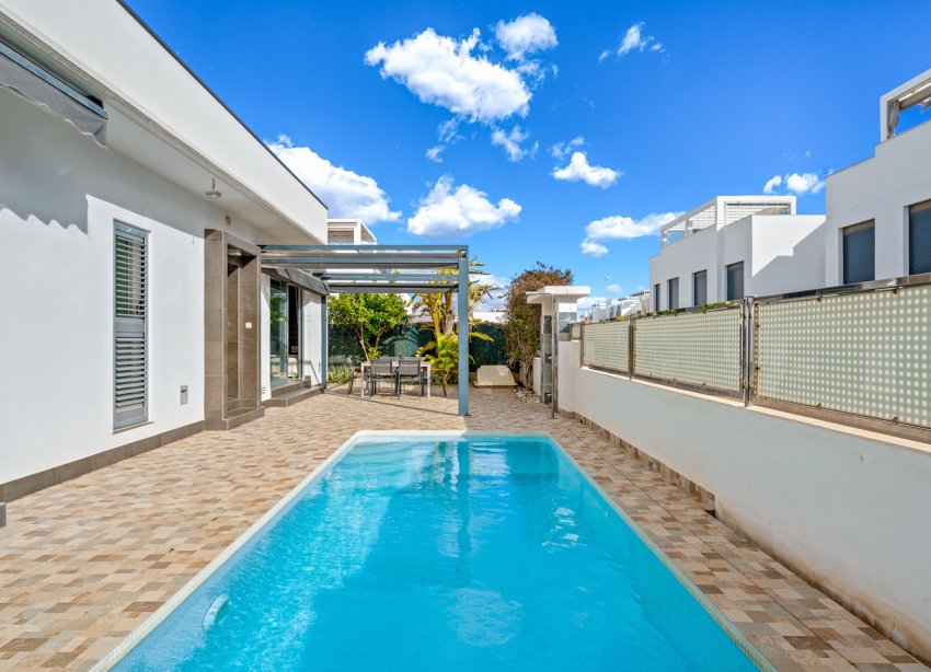Reventa - Villa / Casa - Ciudad Quesada