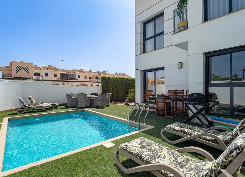 Reventa - Villa / Casa - Ciudad Quesada