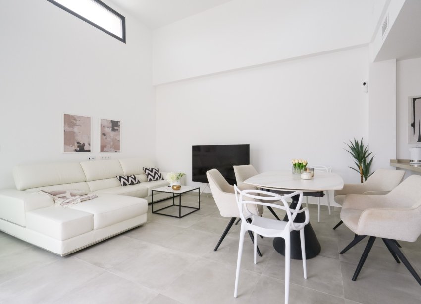 Reventa - Villa / Casa - Daya Nueva - Pueblo