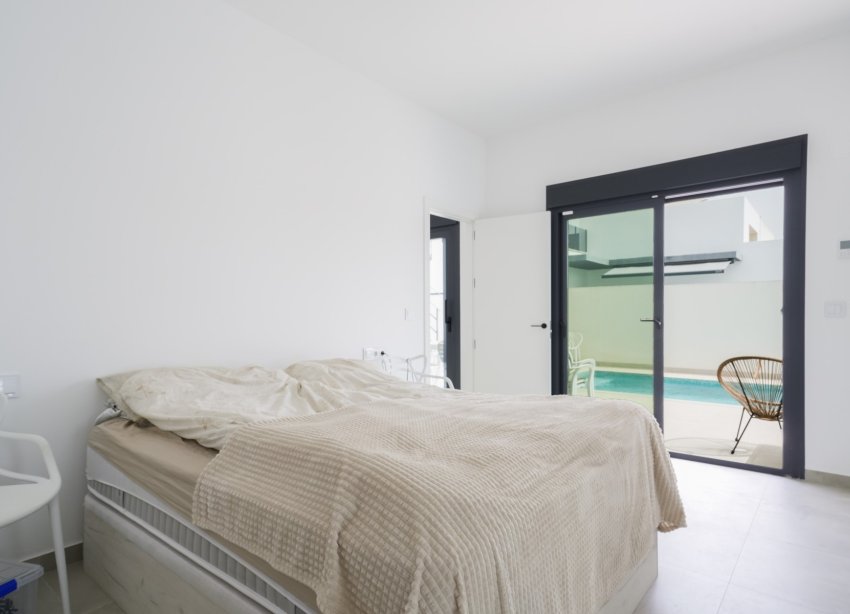 Reventa - Villa / Casa - Daya Nueva - Pueblo