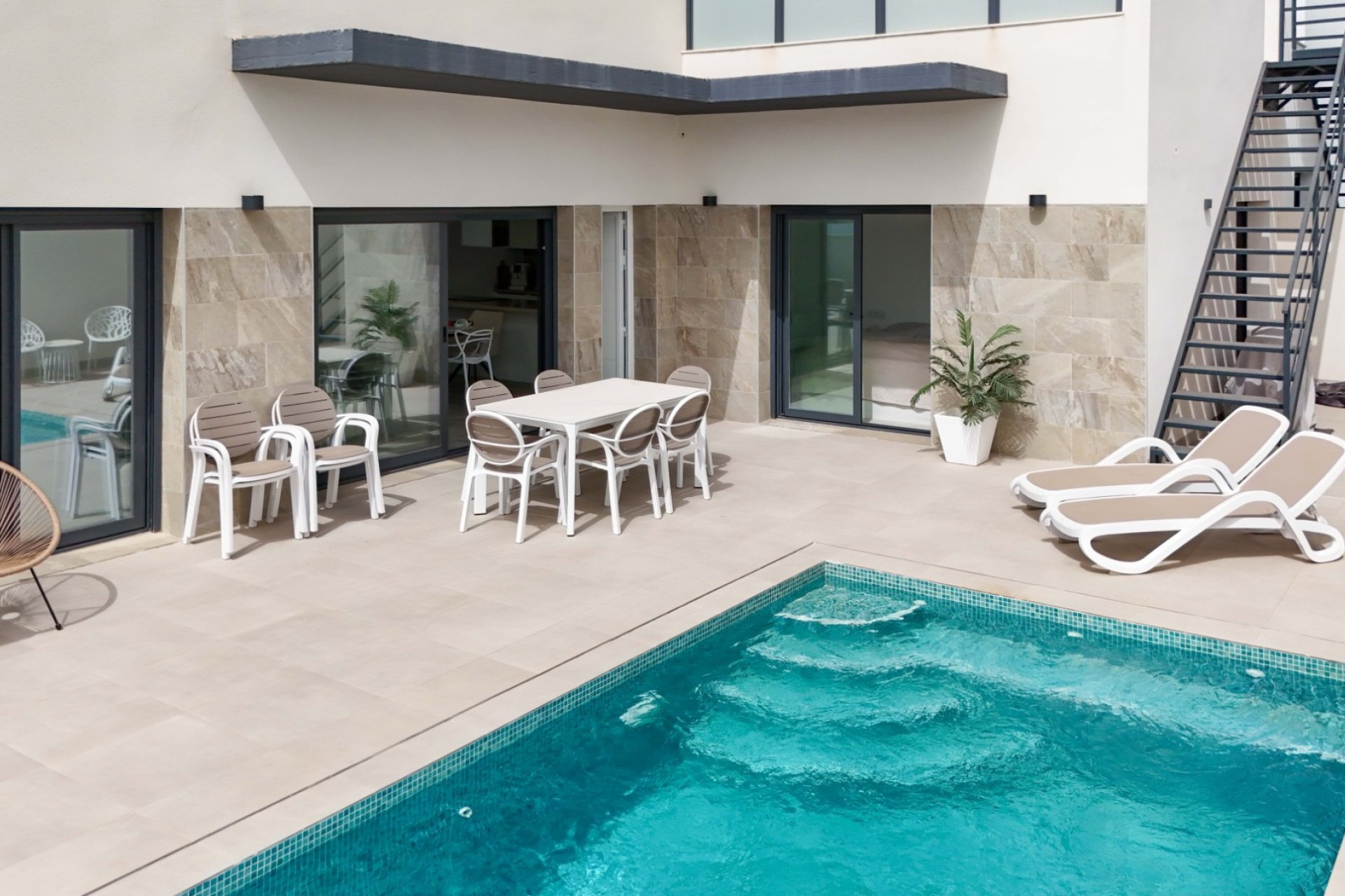 Reventa - Villa / Casa - Daya Nueva - Pueblo