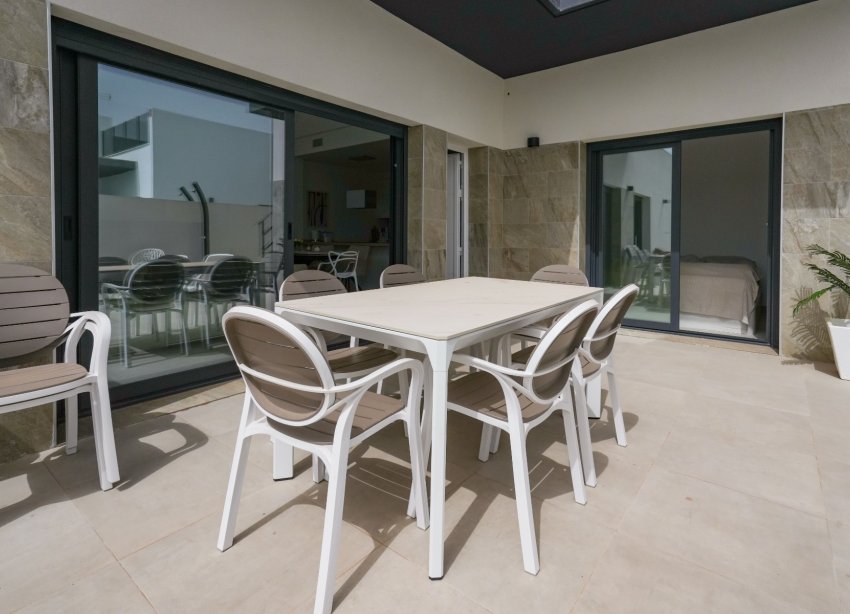 Reventa - Villa / Casa - Daya Nueva - Pueblo