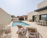 Reventa - Villa / Casa - Daya Nueva - Pueblo
