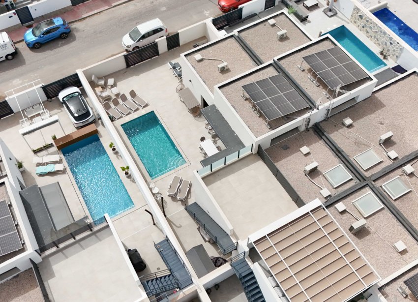 Reventa - Villa / Casa - Daya Nueva - Pueblo