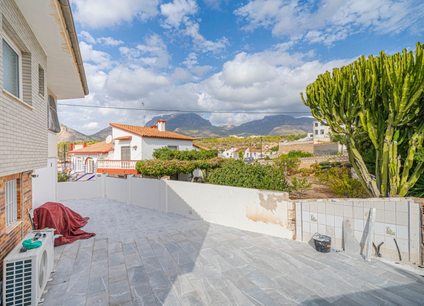 Reventa - Villa / Casa - La Nucía - Panorama