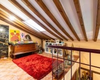 Reventa - Villa / Casa - Los Martinez Del Puerto - Los Martínez del Puerto