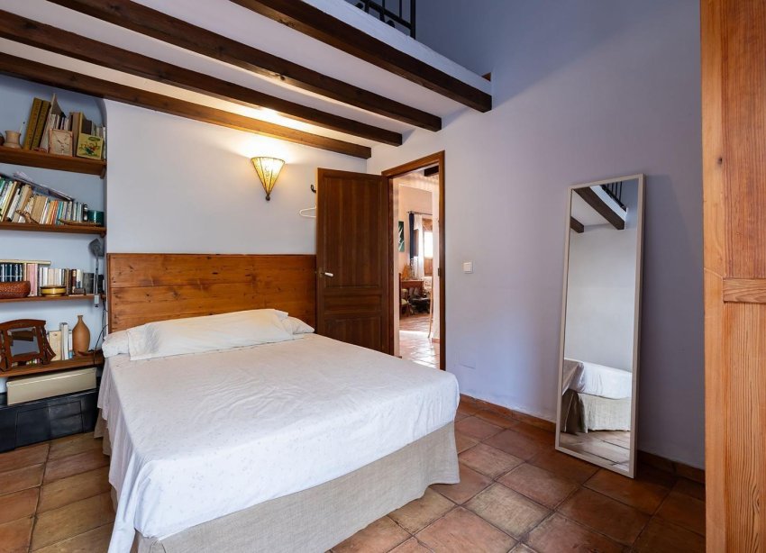 Reventa - Villa / Casa - Los Martinez Del Puerto - Los Martínez del Puerto