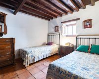 Reventa - Villa / Casa - Los Martinez Del Puerto - Los Martínez del Puerto