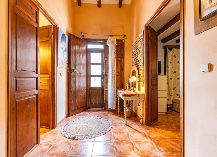 Reventa - Villa / Casa - Los Martinez Del Puerto - Los Martínez del Puerto
