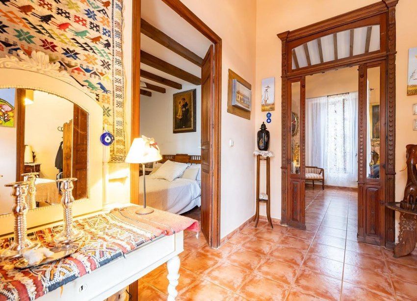 Reventa - Villa / Casa - Los Martinez Del Puerto - Los Martínez del Puerto