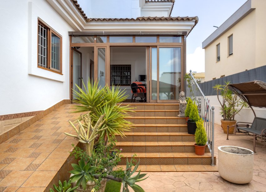 Reventa - Villa / Casa - Los Montesinos - La Herrada