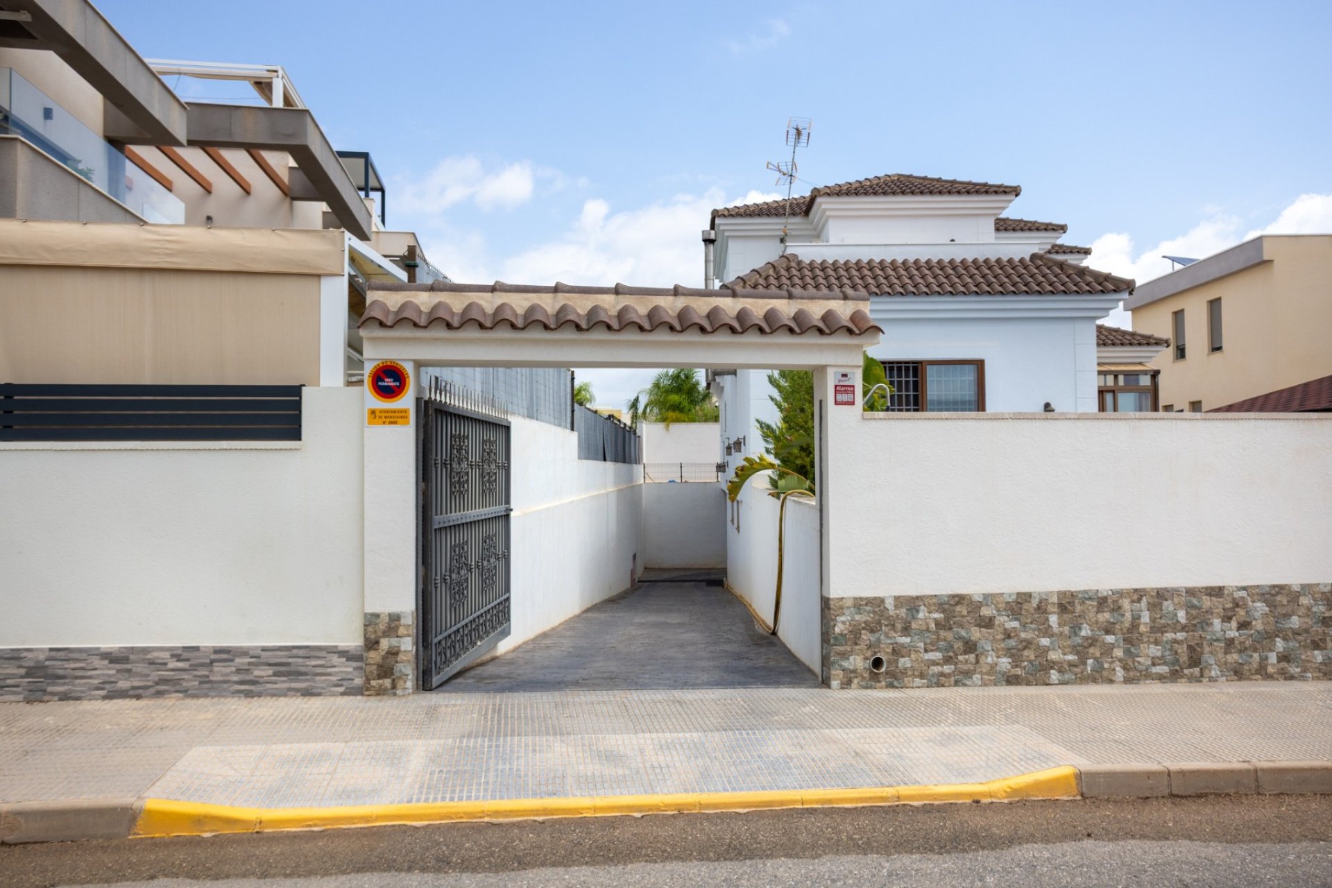 Reventa - Villa / Casa - Los Montesinos - La Herrada