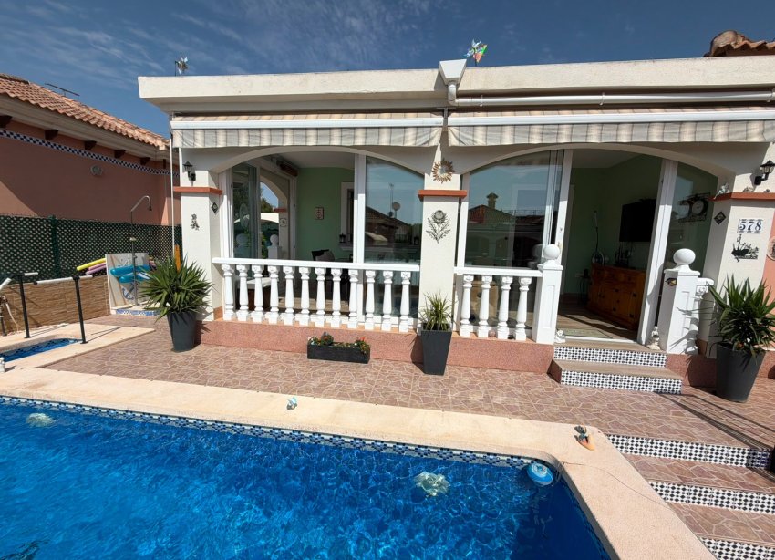 Reventa - Villa / Casa - Los Montesinos - La Herrada