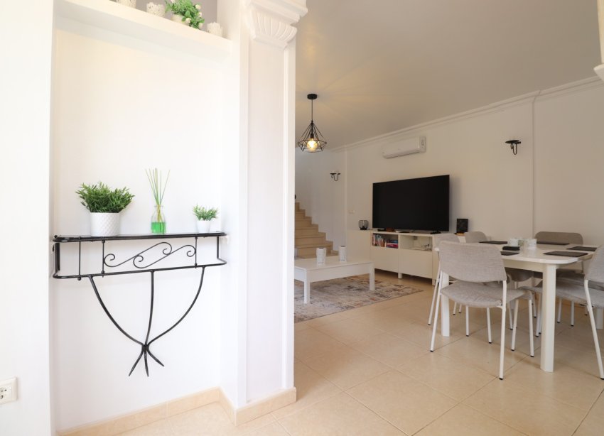 Reventa - Villa / Casa - Los Montesinos - La Herrada