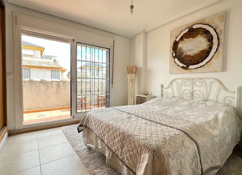 Reventa - Villa / Casa - Los Montesinos - La Herrada