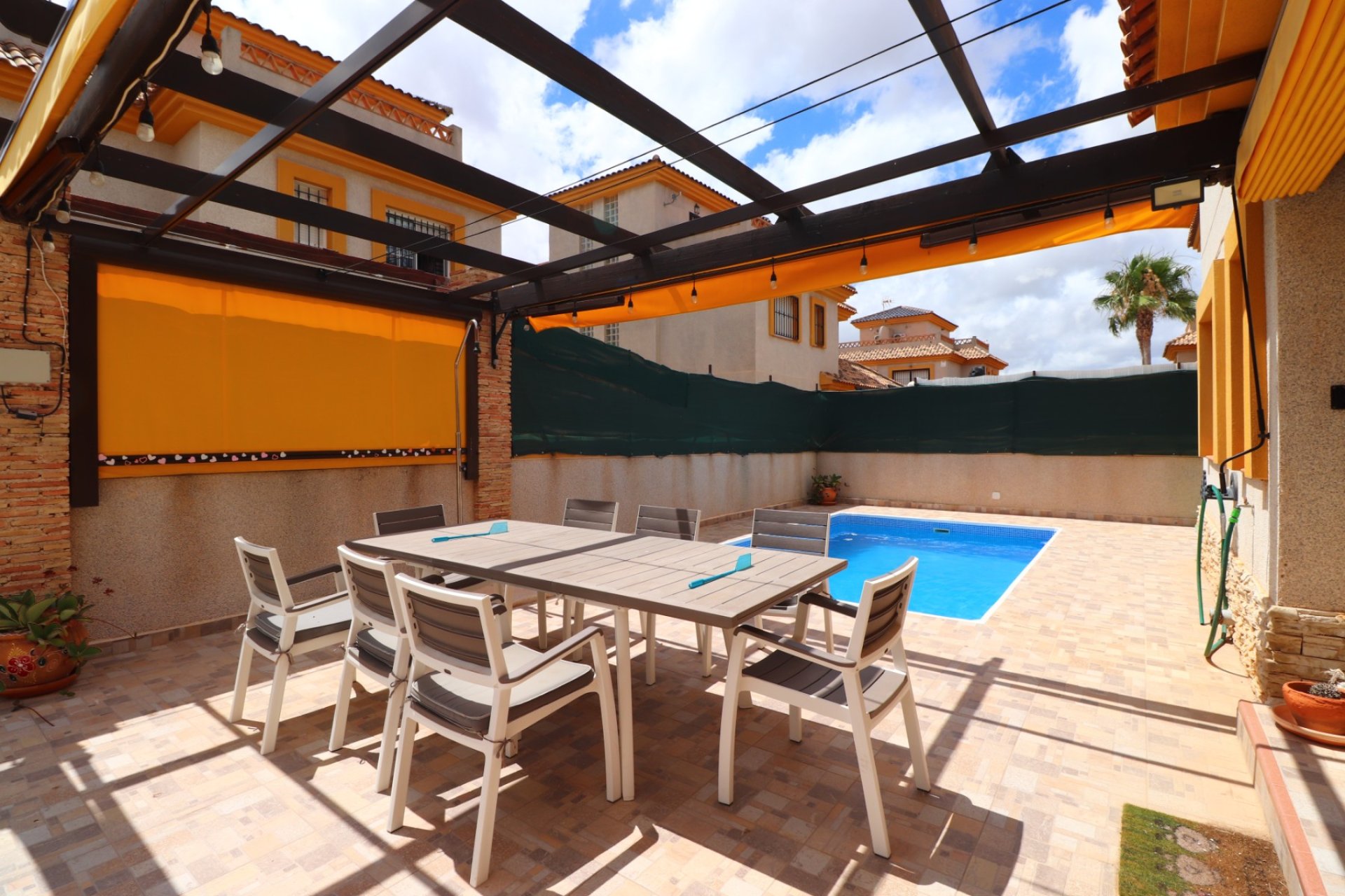 Reventa - Villa / Casa - Los Montesinos - La Herrada