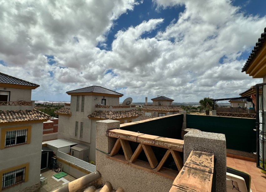 Reventa - Villa / Casa - Los Montesinos - La Herrada