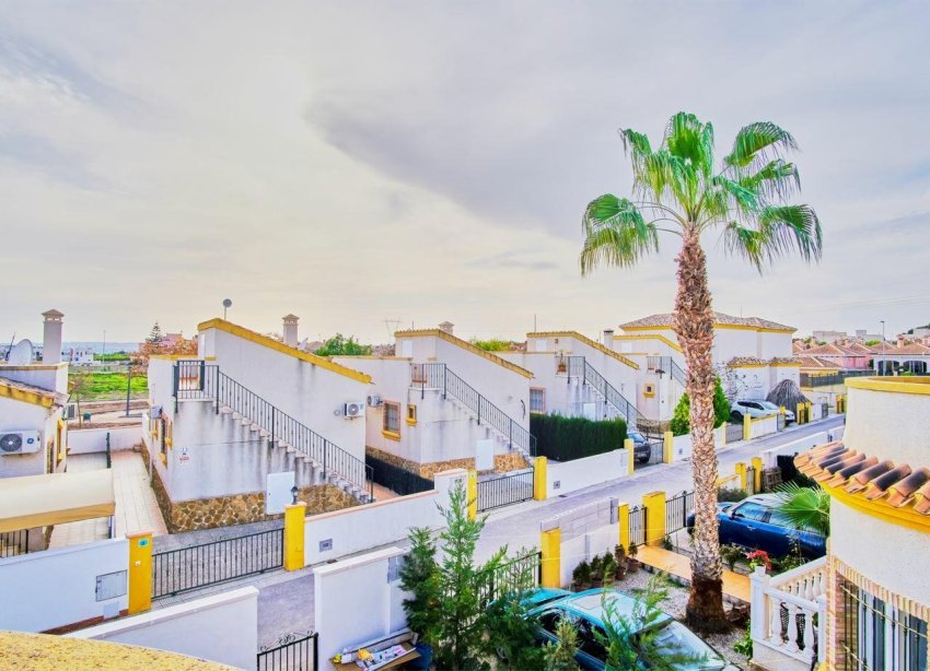 Reventa - Villa / Casa - Los Montesinos - La Herrada