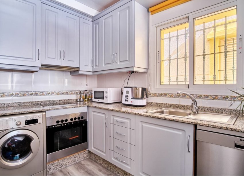 Reventa - Villa / Casa - Los Montesinos - La Herrada