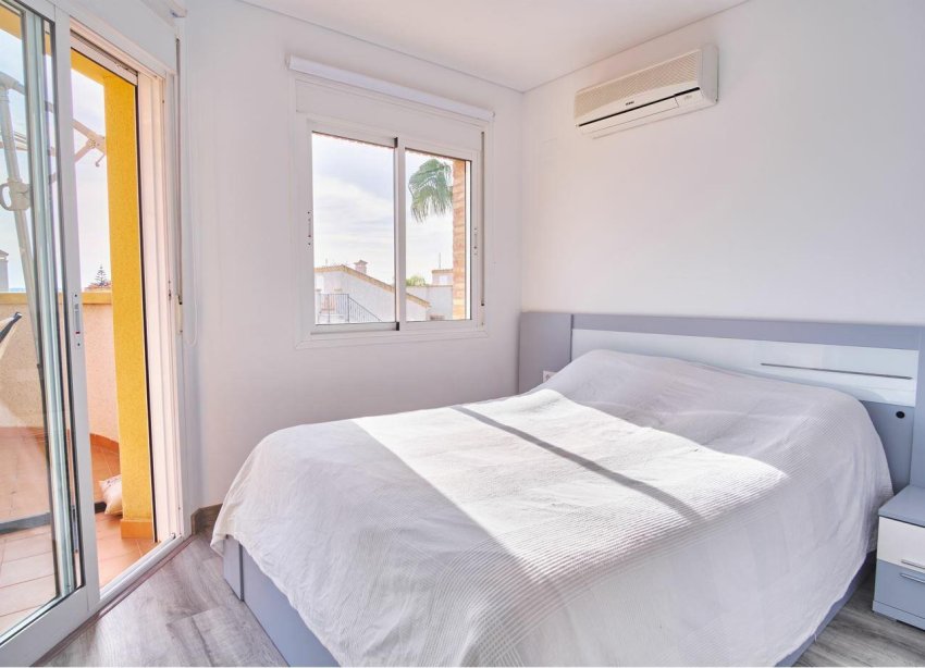 Reventa - Villa / Casa - Los Montesinos - La Herrada