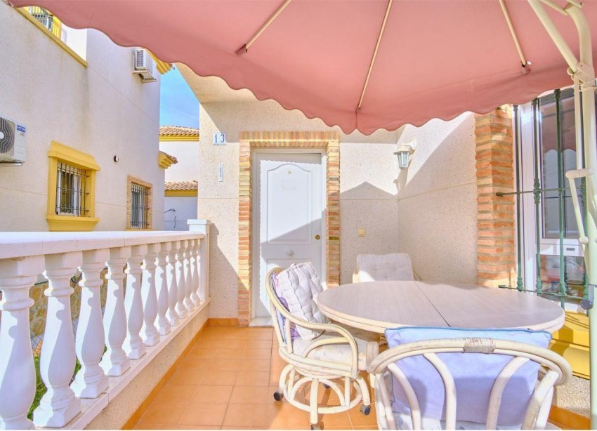 Reventa - Villa / Casa - Los Montesinos - La Herrada