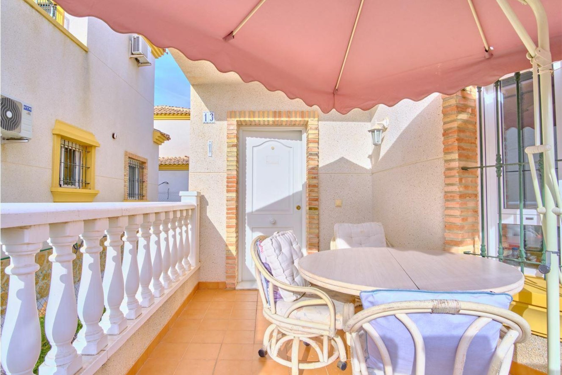 Reventa - Villa / Casa - Los Montesinos - La Herrada