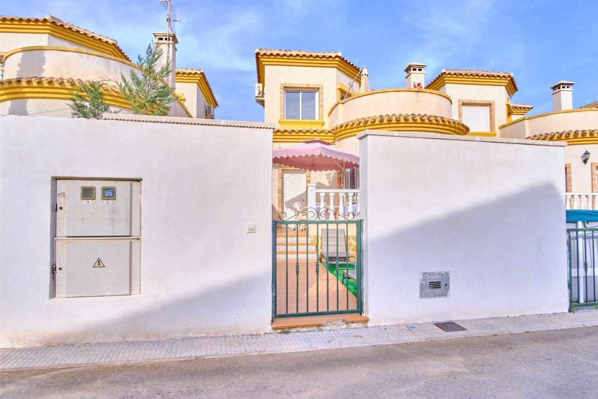 Reventa - Villa / Casa - Los Montesinos - La Herrada